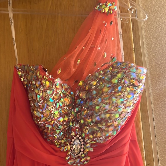 Bridesmaids/ evening one shoulder gown. - Picture 2 of 3